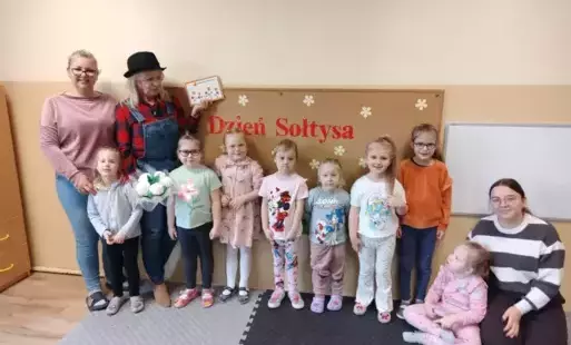 pani sołtys wraz z dziećmi